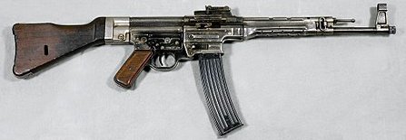 Německý SturmGewehr StG44 (5,5kg)